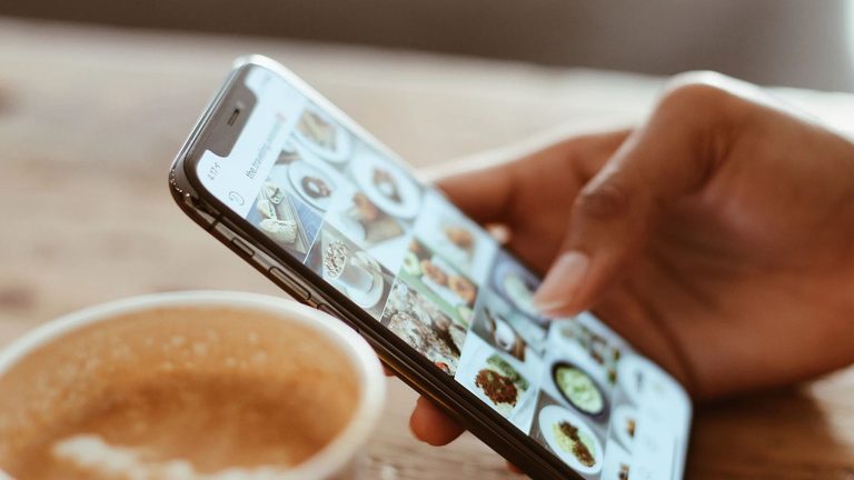 Bio na&nbsp;Instagramie: co&nbsp;to&nbsp;jest, gdzie je&nbsp;znaleźć i&nbsp;jak wygląda?
